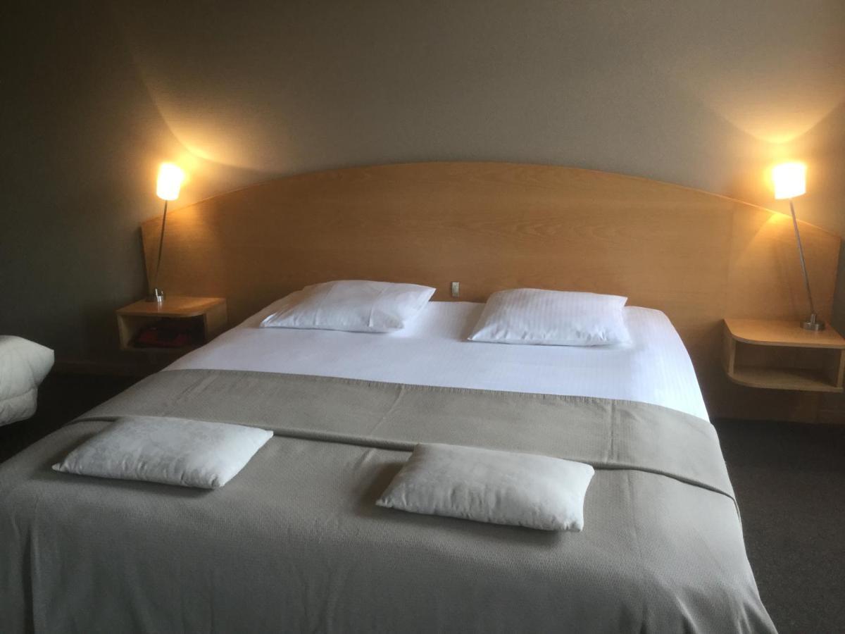 Le Castel Hotel Fosses-La-Ville Екстериор снимка